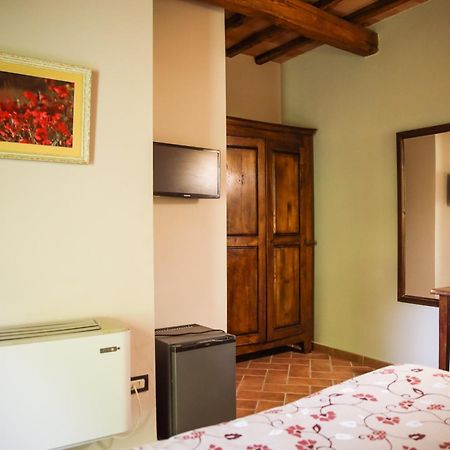 Agriturismo La Vecchia Quercia 蒙特马拉诺 外观 照片