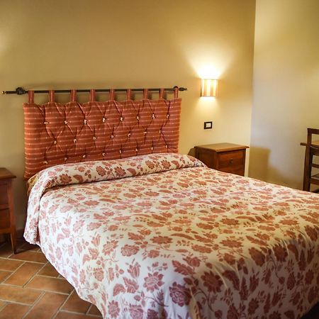 Agriturismo La Vecchia Quercia 蒙特马拉诺 外观 照片