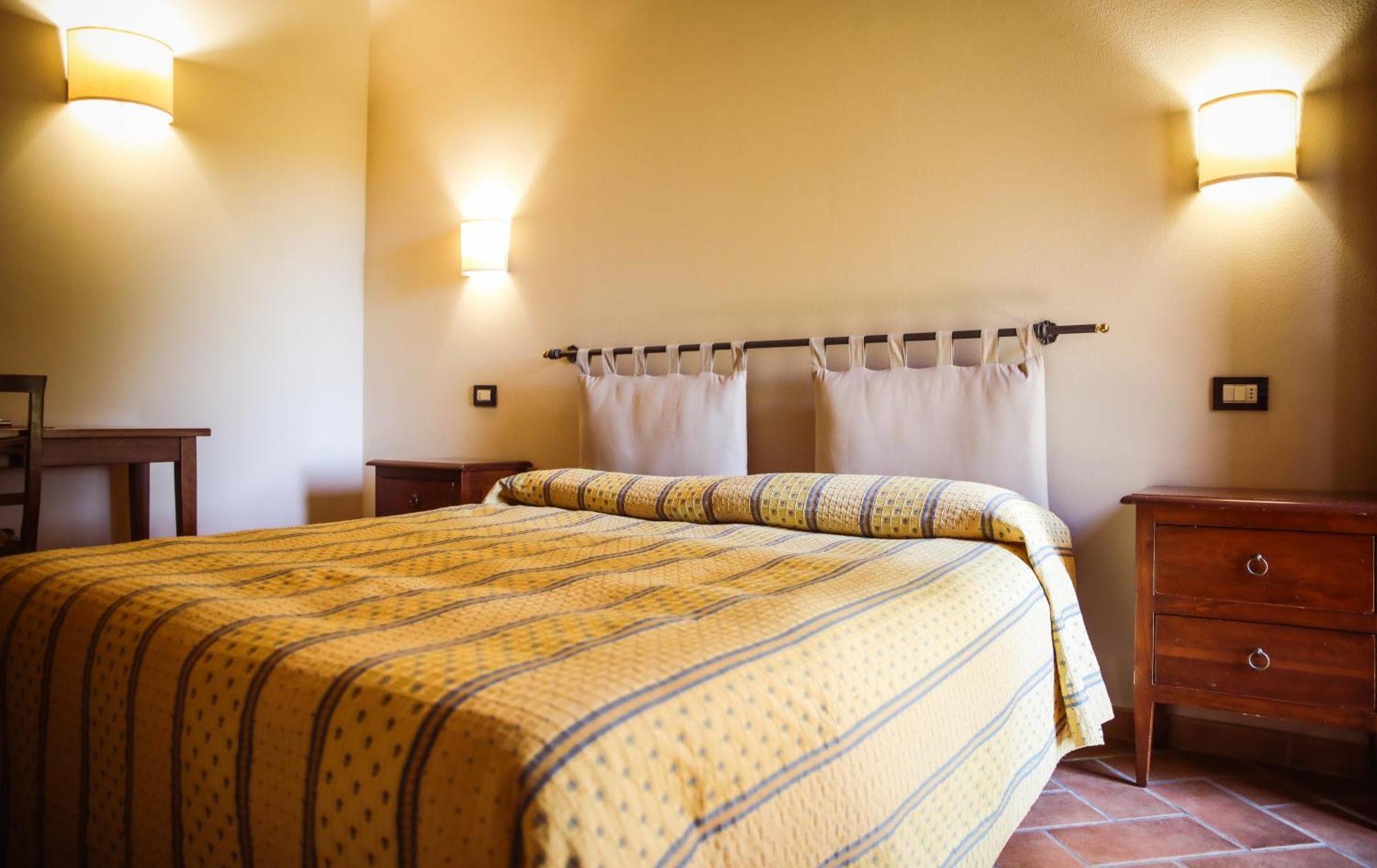 Agriturismo La Vecchia Quercia 蒙特马拉诺 外观 照片