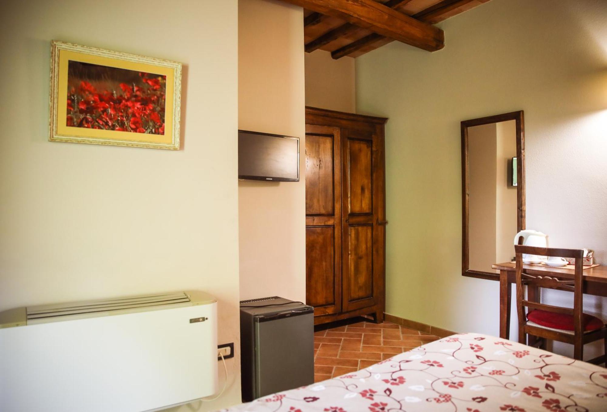 Agriturismo La Vecchia Quercia 蒙特马拉诺 外观 照片