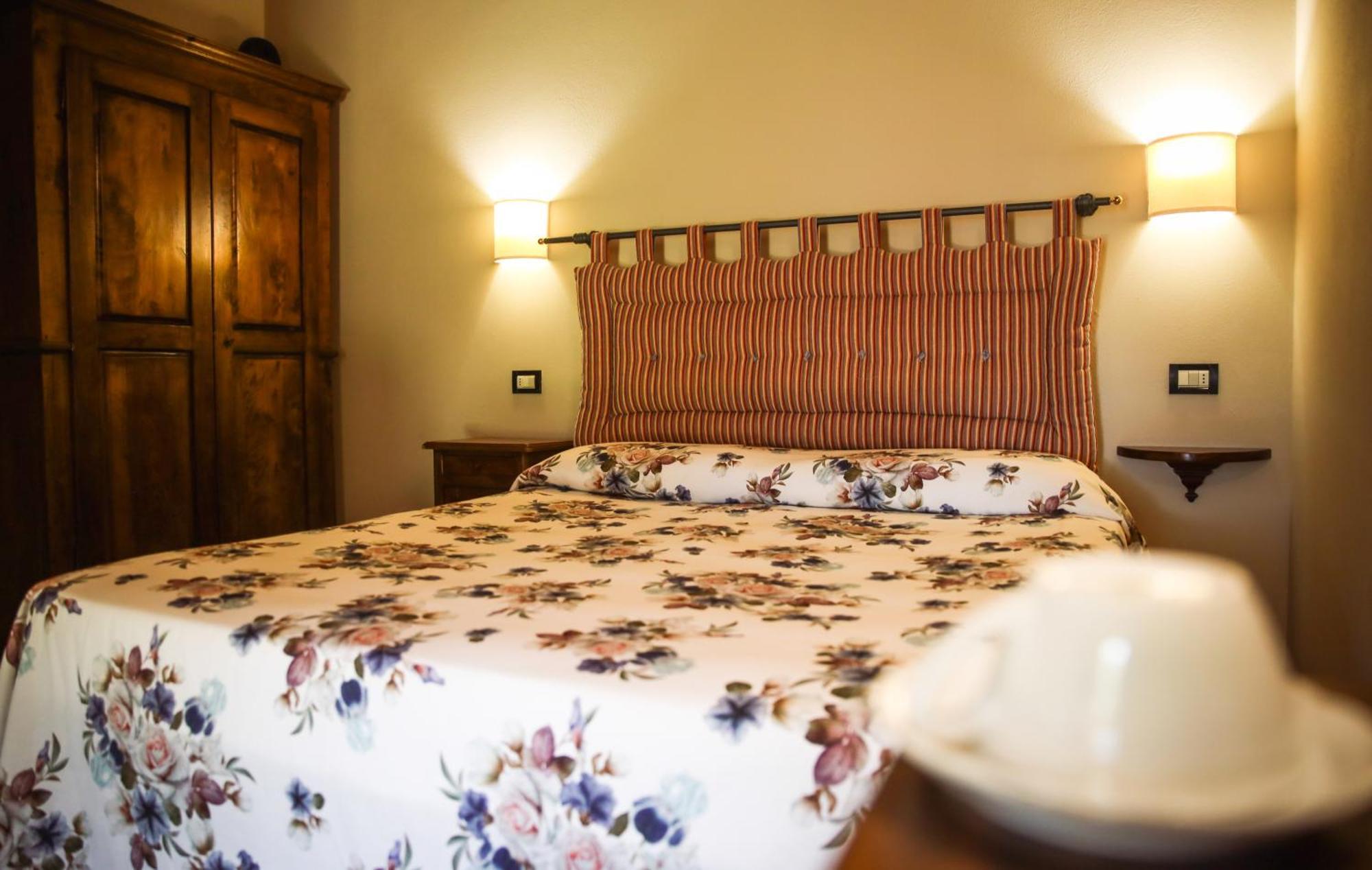 Agriturismo La Vecchia Quercia 蒙特马拉诺 外观 照片
