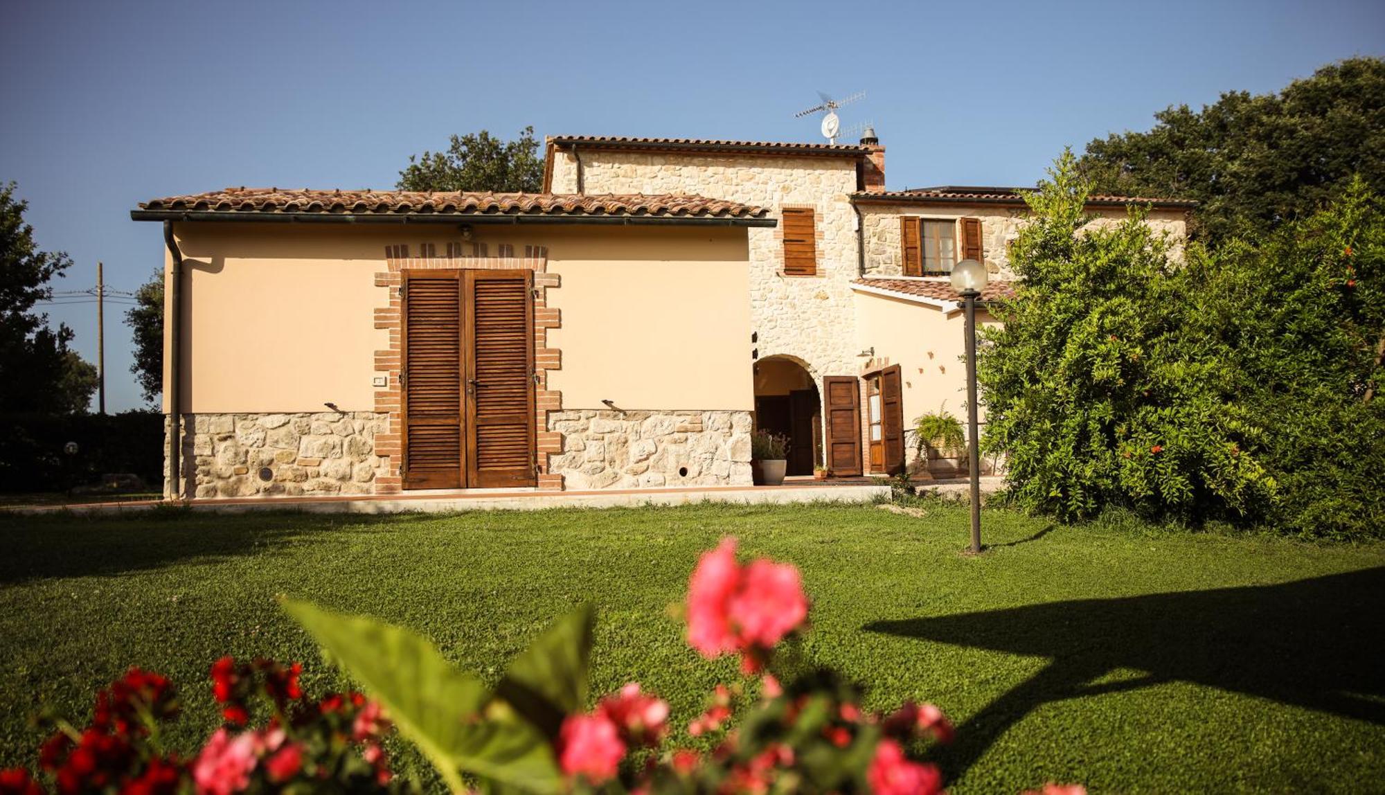 Agriturismo La Vecchia Quercia 蒙特马拉诺 外观 照片