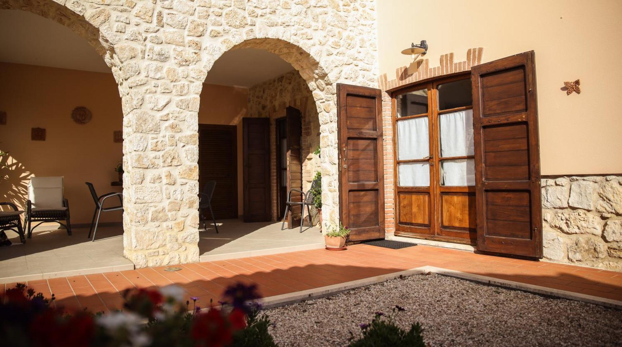Agriturismo La Vecchia Quercia 蒙特马拉诺 外观 照片